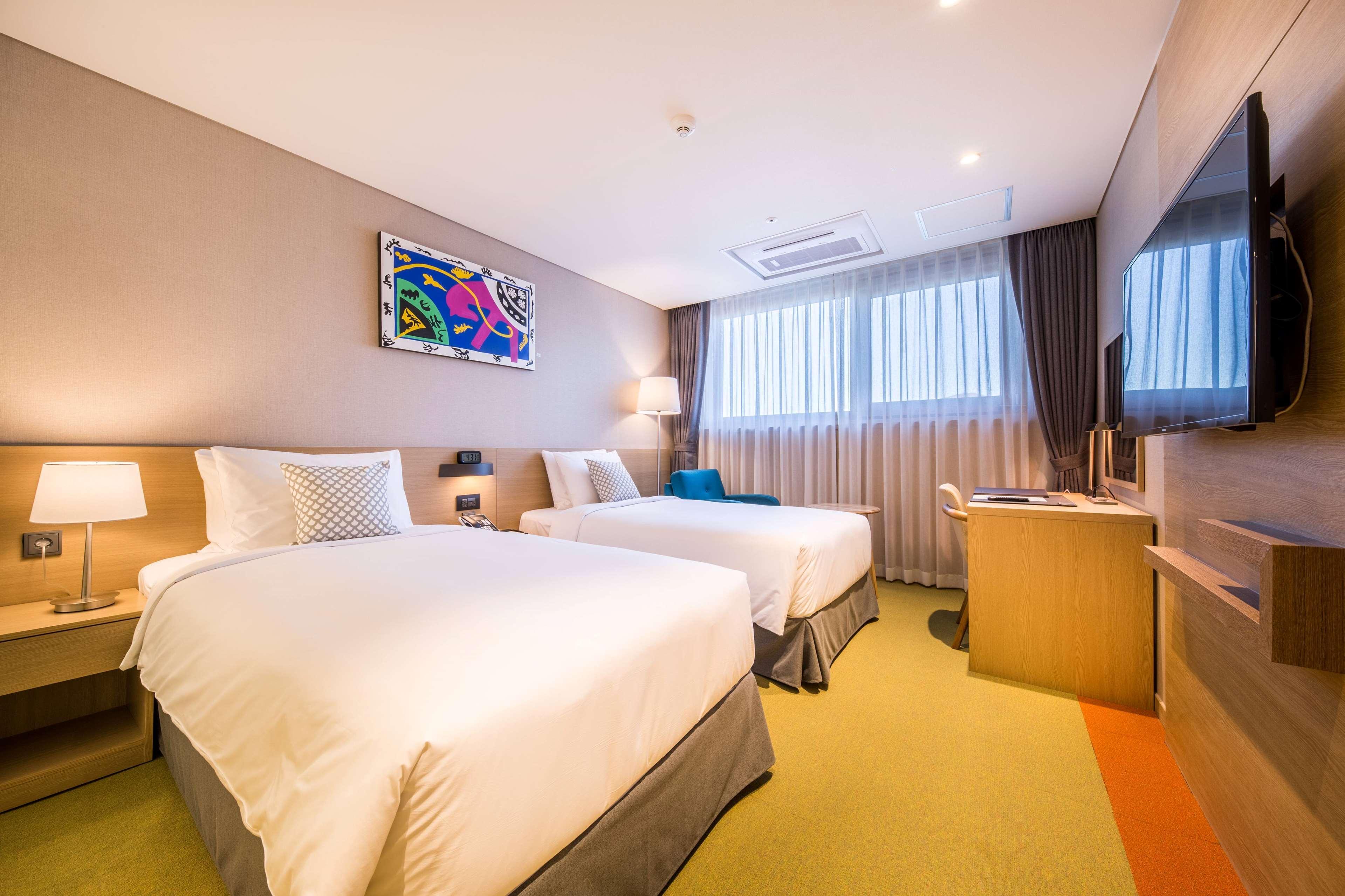 Howard Johnson By Wyndham Incheon Airport Exterior foto