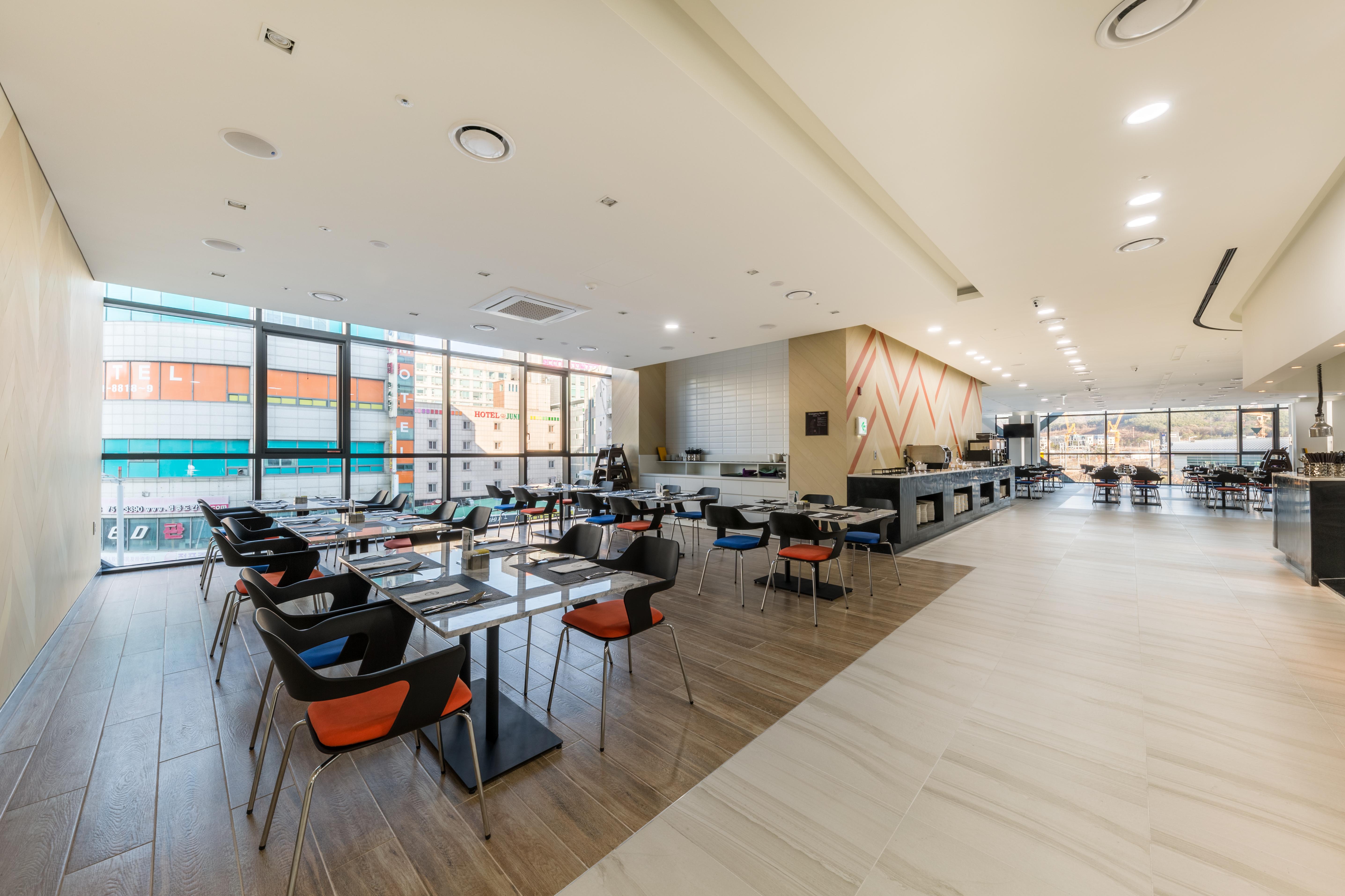 Howard Johnson By Wyndham Incheon Airport Exterior foto