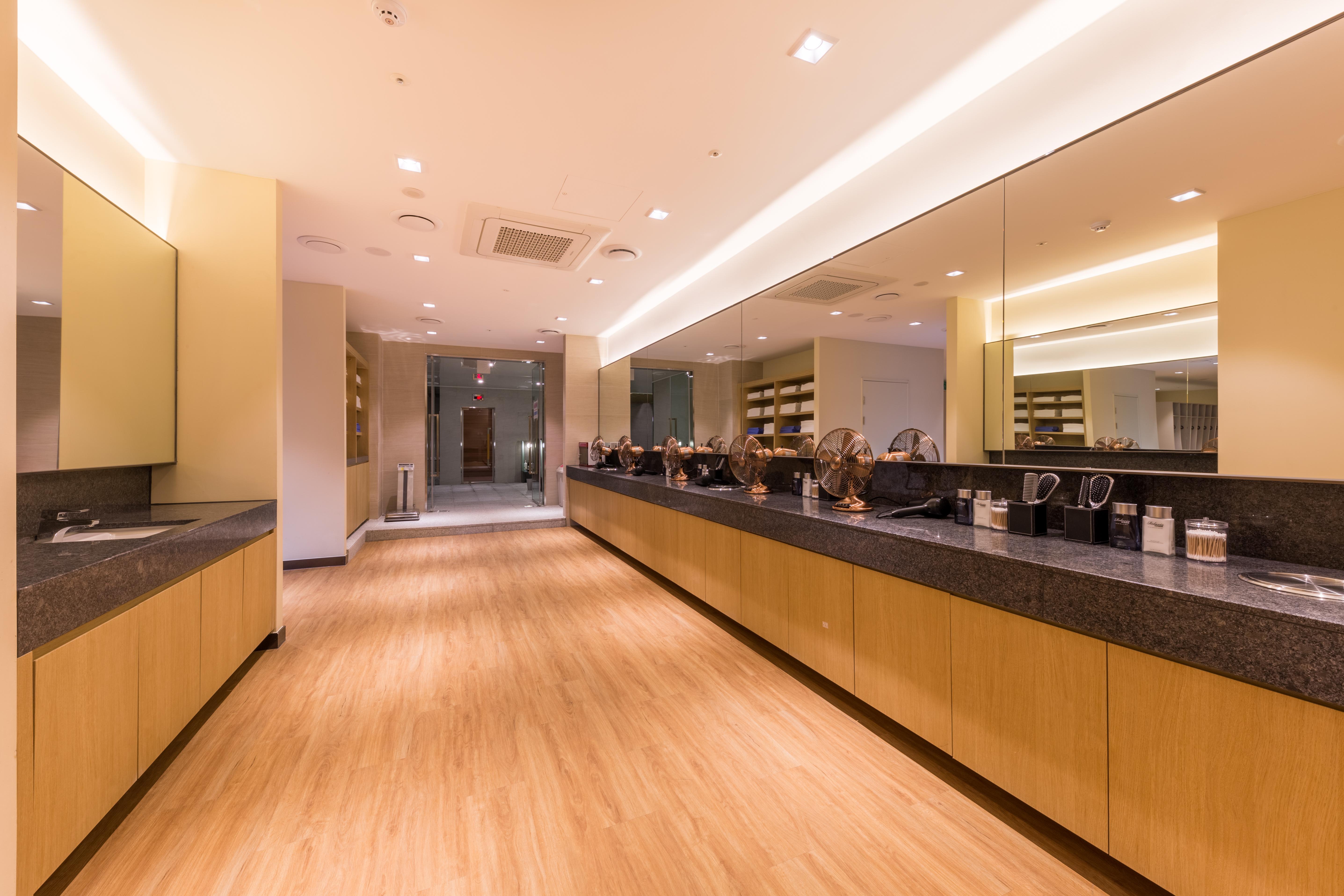 Howard Johnson By Wyndham Incheon Airport Exterior foto