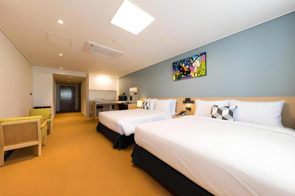 Howard Johnson By Wyndham Incheon Airport Exterior foto