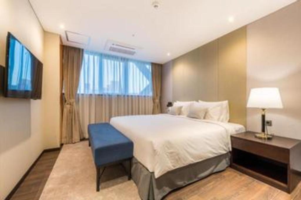 Howard Johnson By Wyndham Incheon Airport Exterior foto